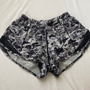 Lululemon Hotty Hots Black and White